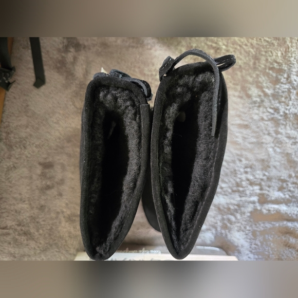 BEARPAW Phyllis In Black Furry Boots Women Size 9 *New In Box* - Picture 5 of 12